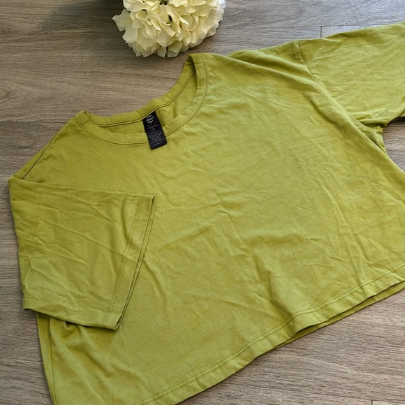 NWOT Noli Crop top- Large - Picture 1 of 4